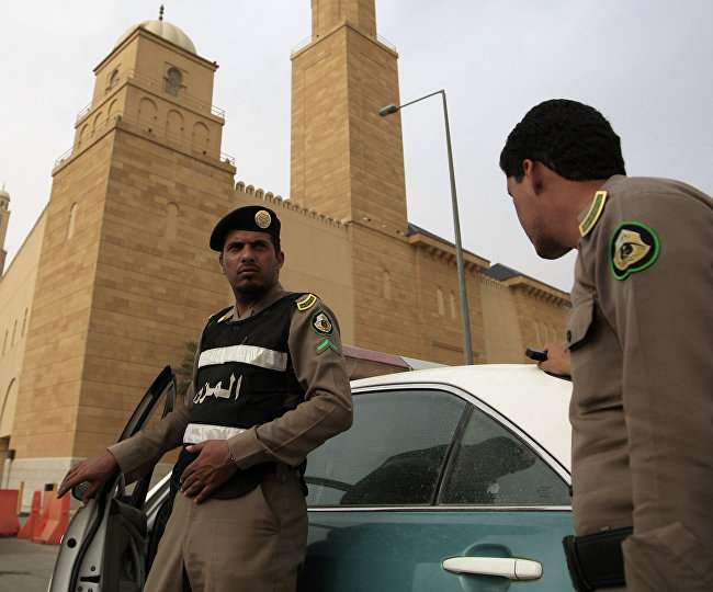 सऊदी अरब में सुरक्षा बलों ने 'टेररिस्ट' सेल के आठ आतंकवादियों को मार गिराया
