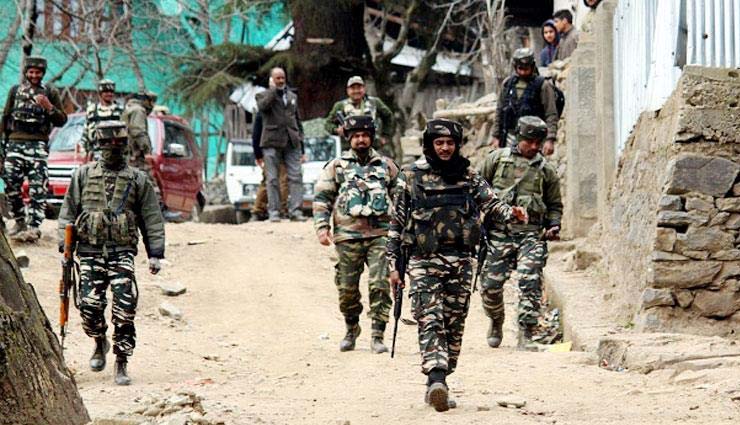 जम्मू-कश्मीर : अनंतनाग में 24 घंटे के भीतर दूसरा एनकाउंटर, सुरक्षाबलों ने तीन आतंकियों को घेरा