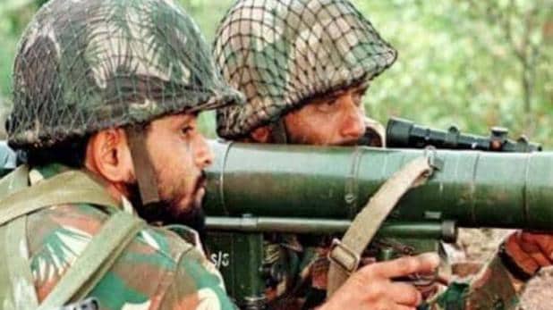पाकिस्तानी सेना ने कश्मीर के नौशेरा सेक्टर में की भारी गोलीबारी, एक जवान शहीद