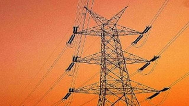 यूपी में बिजलीघरों का उत्पादन घटने से बिजली की किल्लत, शहरों से लेकर गांवों तक आपात कटौती