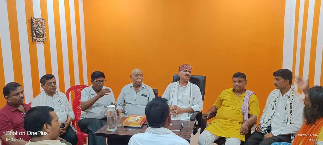 विधायक कैलाश नाथ शुक्ला ने तुलसीपुर नगर कार्यालय में बैठ कर सुनीं क्षेत्र के जनता की समस्याएं