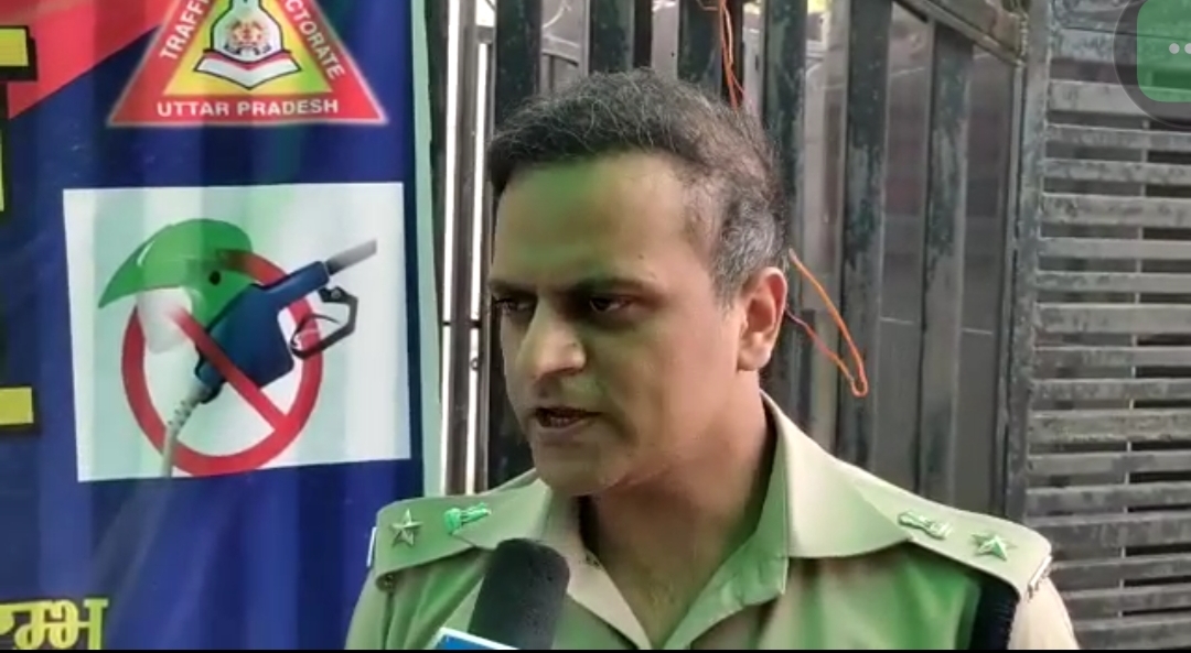 पुलिस के डर से नही बल्कि खुद की सुरक्षा के लिए पहने हेलमेट:वरिष्ठ पुलिस अधीक्षक फिरोजाबाद